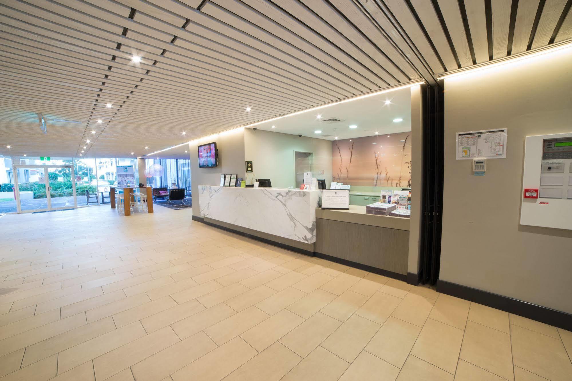 Quality Suites Pioneer Sands Wollongong Eksteriør bilde